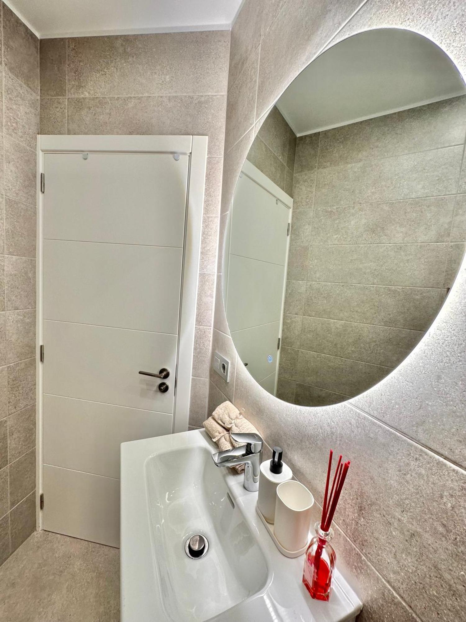 Luxury Renevapartment Island Village Адехе Екстериор снимка